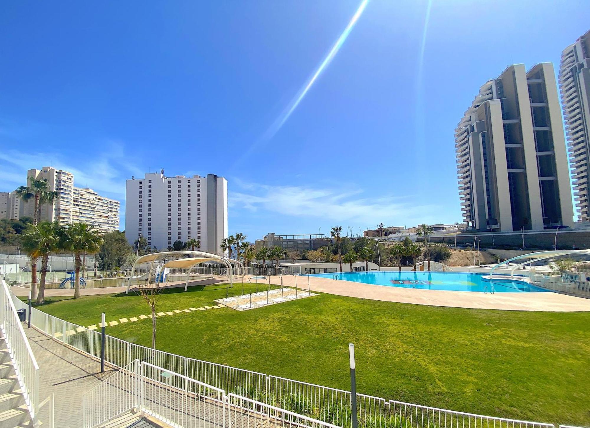 Lujoso Apartament Con Impresionantes Vistas Al Mar Бенидорм Экстерьер фото